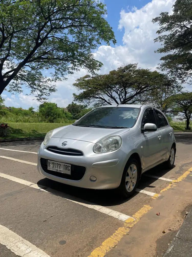 Nissan March 2012 Bensin