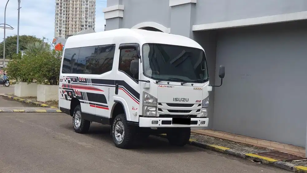 (4x4)ISUZU ELF MINIBUS NLR 4x4 2019 (NIK 2018)