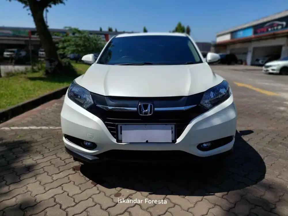Honda Hrv E At'15 Tgn1 Pjk pjng 10'26 Mulus nyaman Siap luar kota