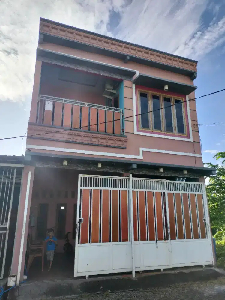 Rumah 2 Lantai Strategis- Milik Pribadi