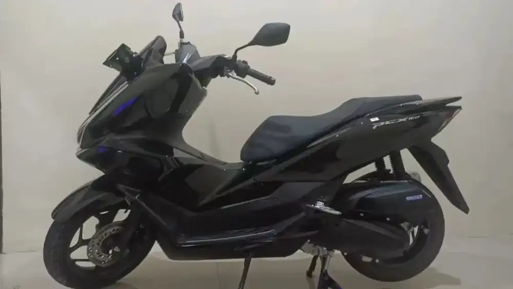 Honda PCX Hitam 150CBS