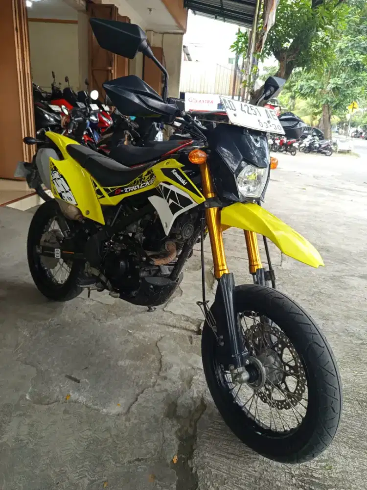 D tracker murah bagus