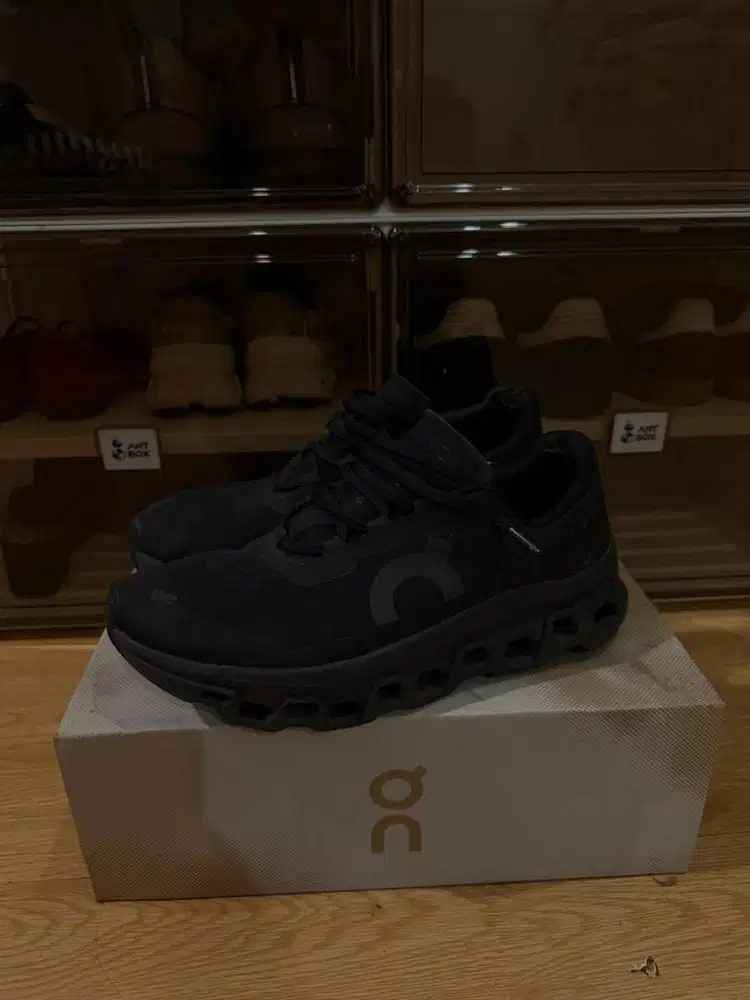 On cloudmonster 1 triple black US 11