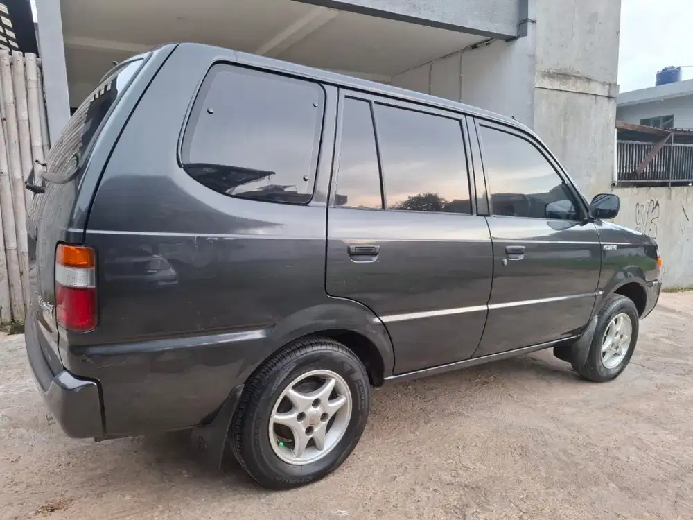 KIJANG SGX 1.8 MT Low KM kondisi istimewa Full Original