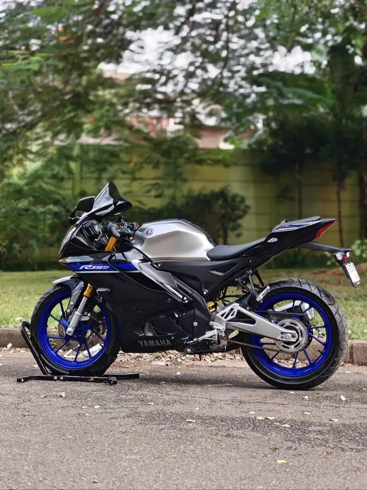 YAMAHA R15M ABS QS 2025 SILVER KM 1K PAJAK HIDUP SIAP RIDING