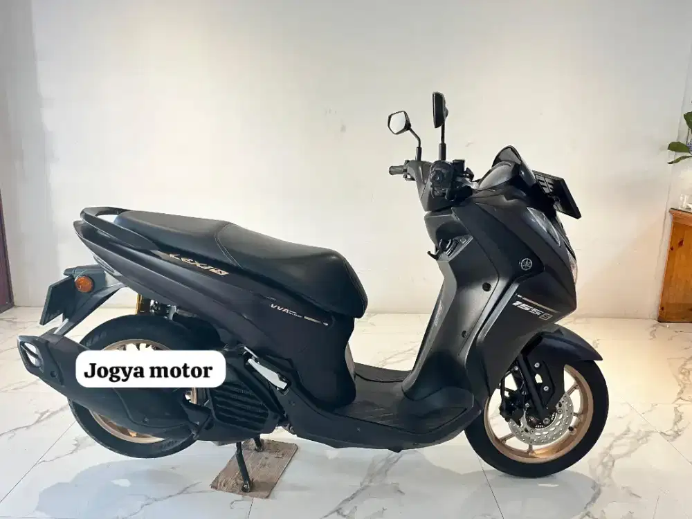 [R] LEXI LX 155 S 2024