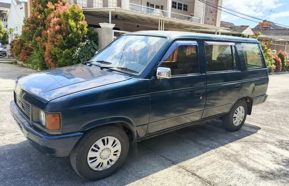 Isuzu Panther 1995 2.300 Cc