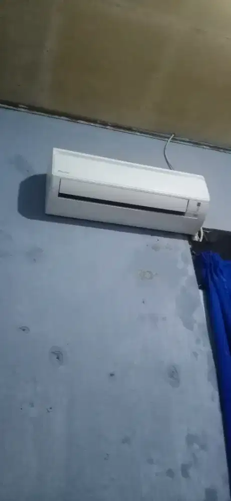Di jual ac daikin 1/2 pk