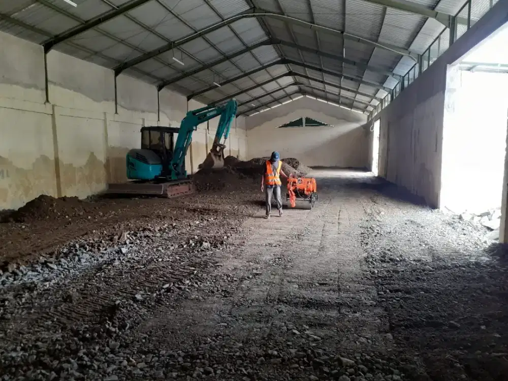 Cut and fill land clearing cor pondasi aspal jalan bongkar rumah tua