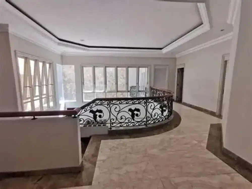 Lokasi Bagus Rumah di Manyar Kartika Bisa Bangun Ulang