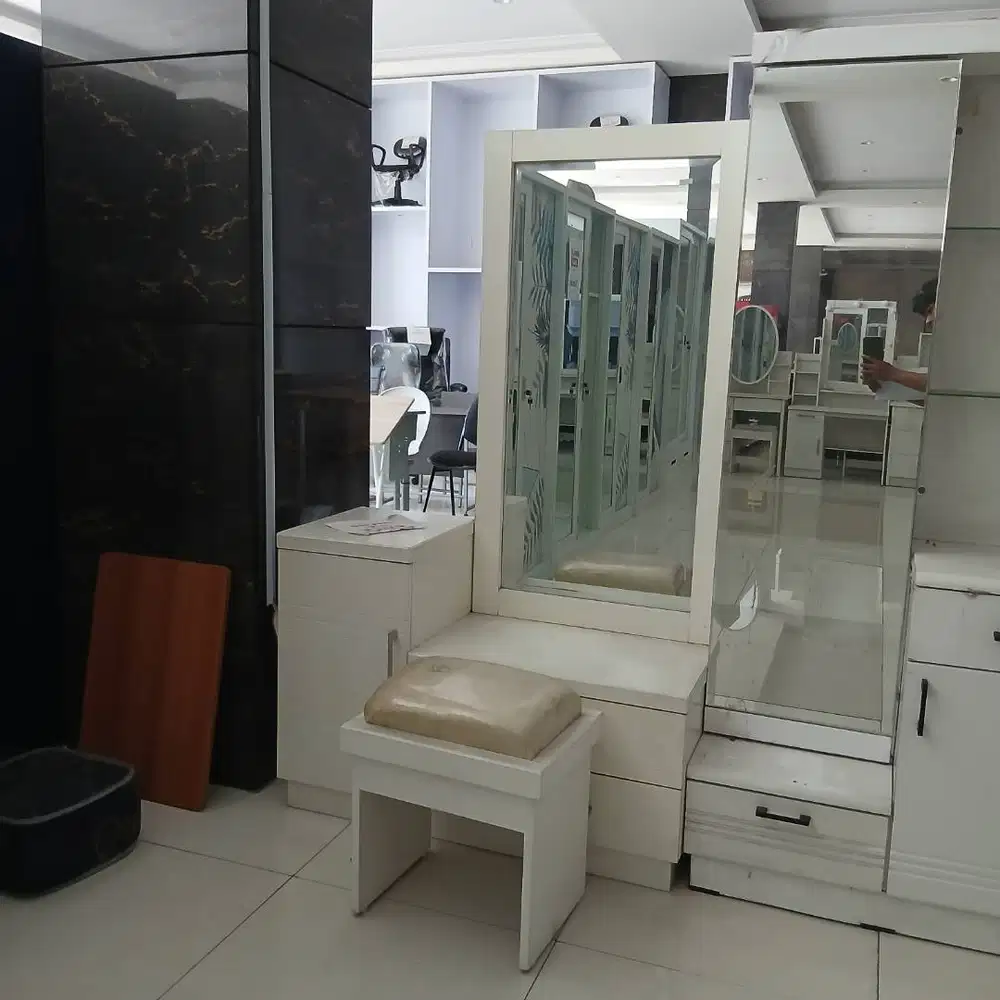 MEBEL LMK MEJA RIAS BORNEO DUCO