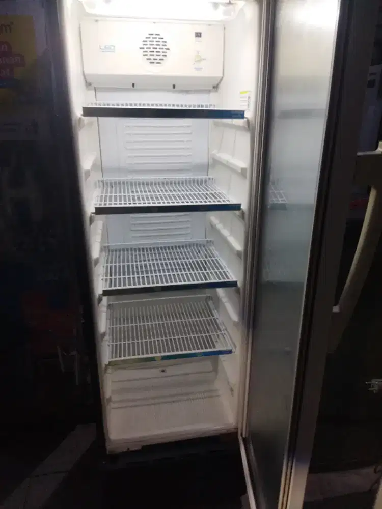 Showcase kulkas pendingin minuman ukuran tinggi 170 cm normal