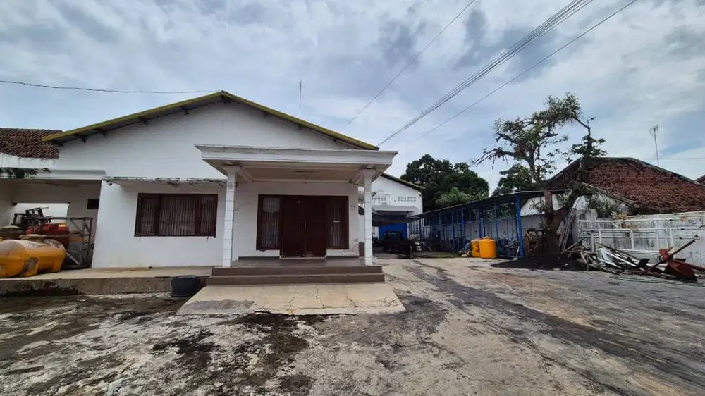 Dijual Kantor dan Gudang di Probolinggo Tengah Kota