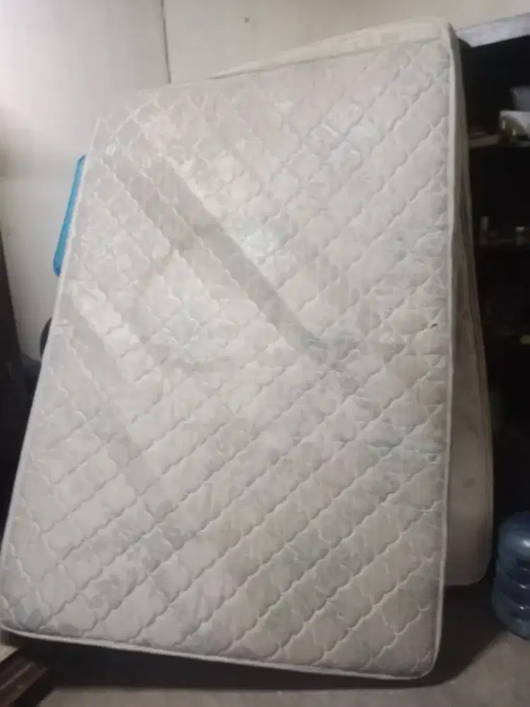 Spring bed gudho 160×200 bekas bagus