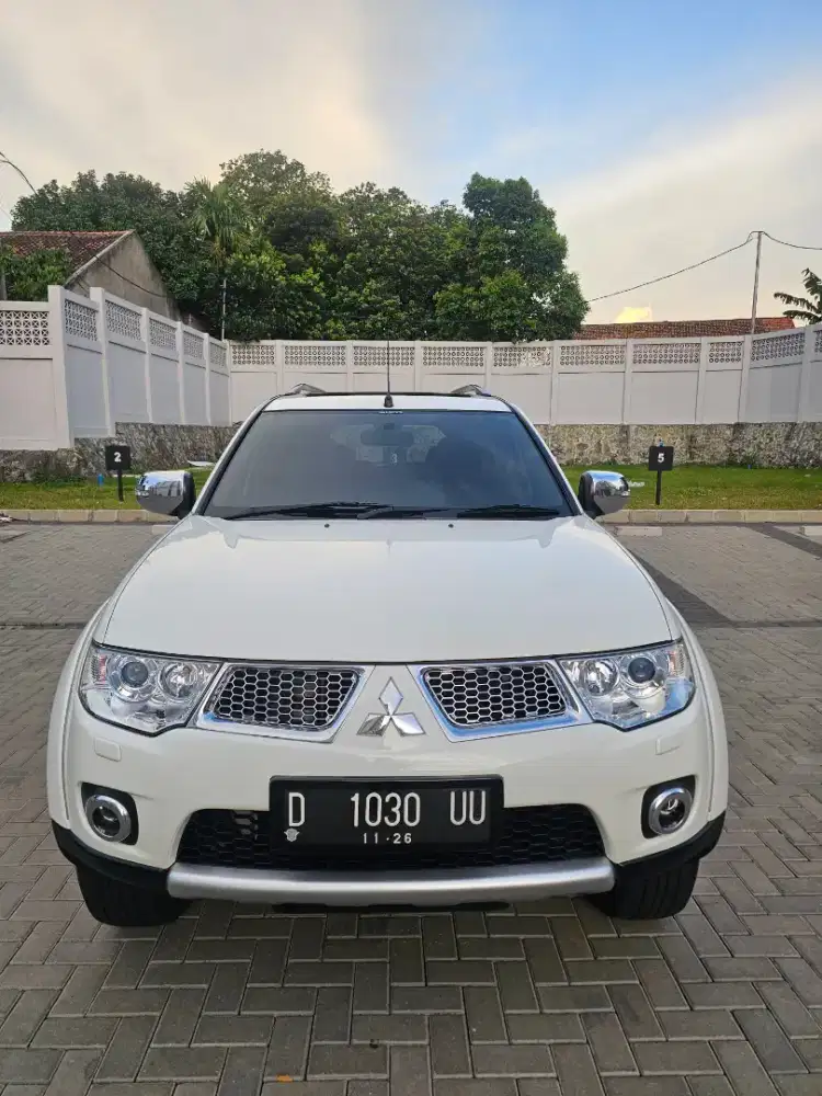 PAJERO SPORT DAKAR 4X2 AT 2011 PUTIH