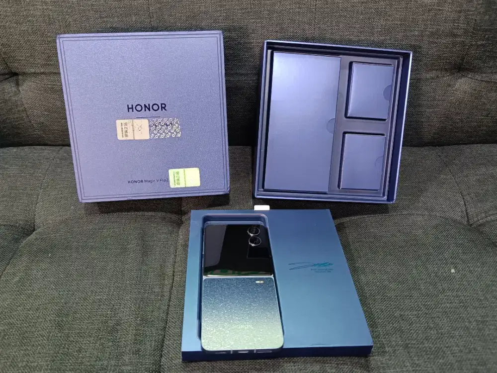 Limited Honor Magic V Flip 2 Purple 1 TB like new blue