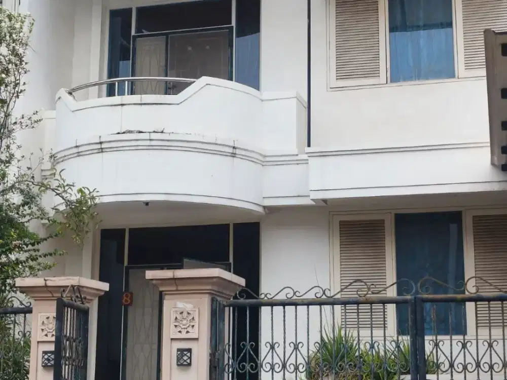 Dijual Murah Rumah Semi Furnished 2 Lantai di Pulau Dewa Modernland Tangerang