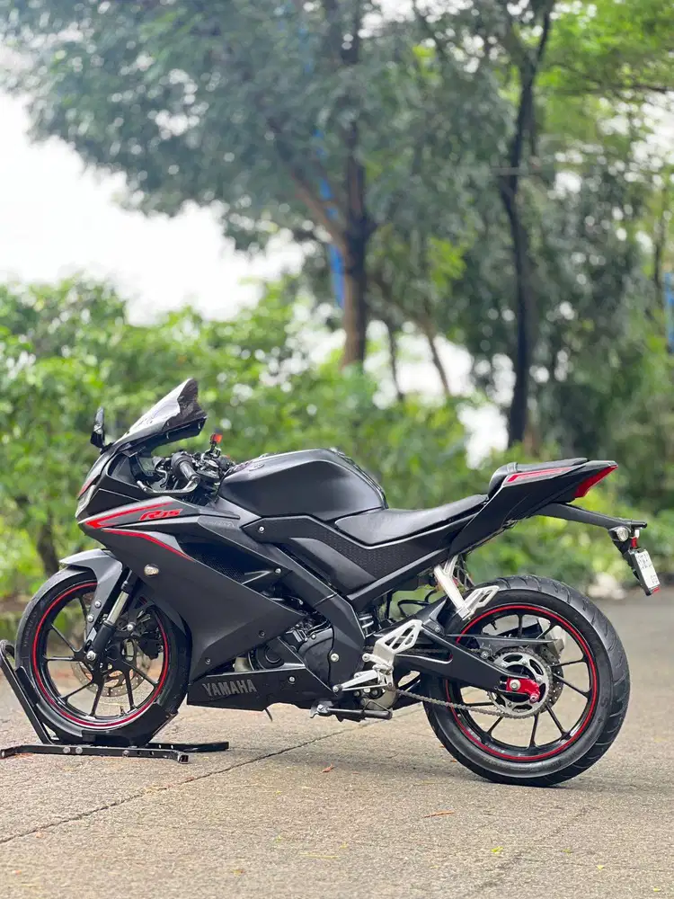 YAMAHA R15 V3 2018 HITAM KM LOW PAJAK PANJANG SIAP GASPOL