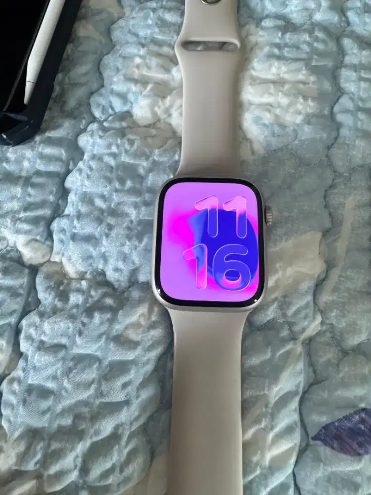 Apple watch series 9 starlight