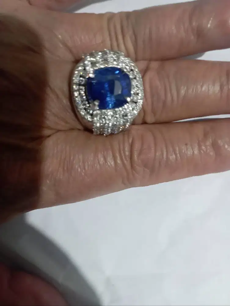 BERLIAN GIA 1.01 CT BATU BLUE SAPPHIRE 7.61 CT