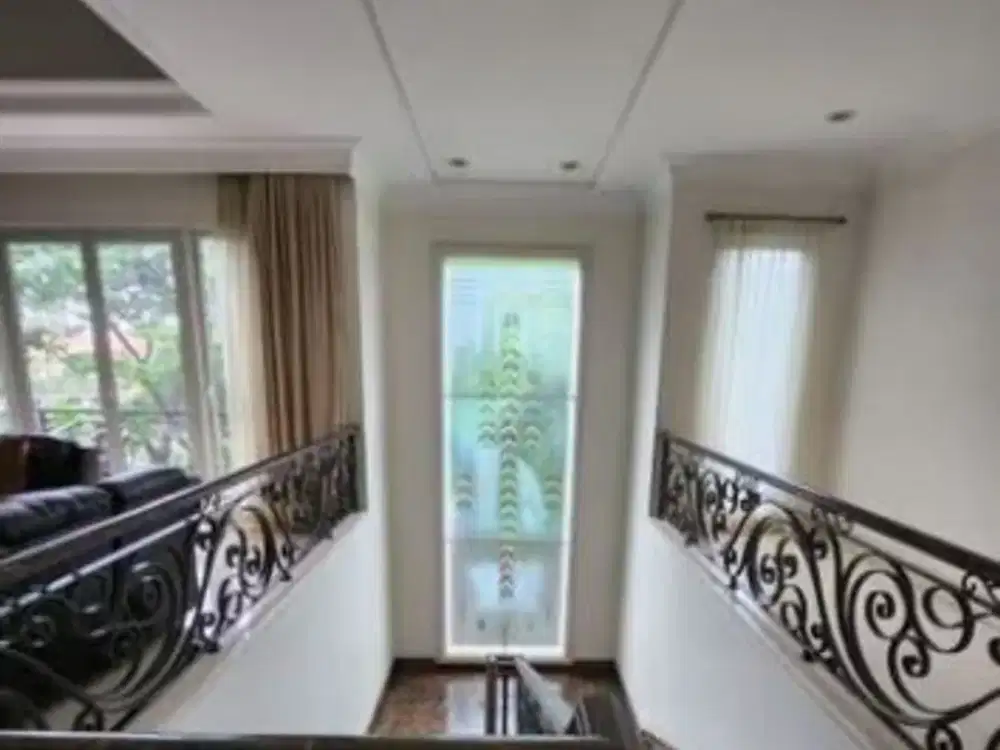 Strategis Rumah Pribadi atau Usaha Raya Manyar bisa Nego