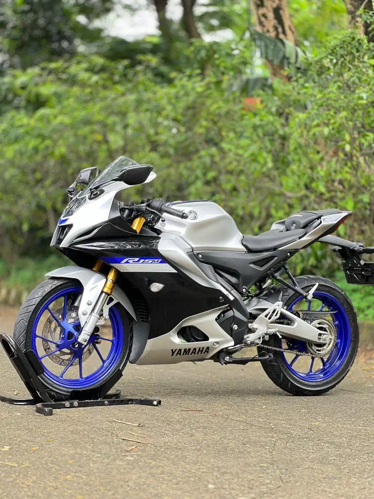YAMAHA R15M ABS CONNECTED 2024 SILVER KM RENDAH PAJAK PANJANG MULUS