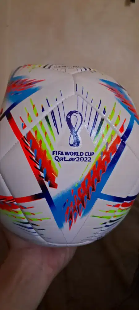 Bola kaki ori adidas