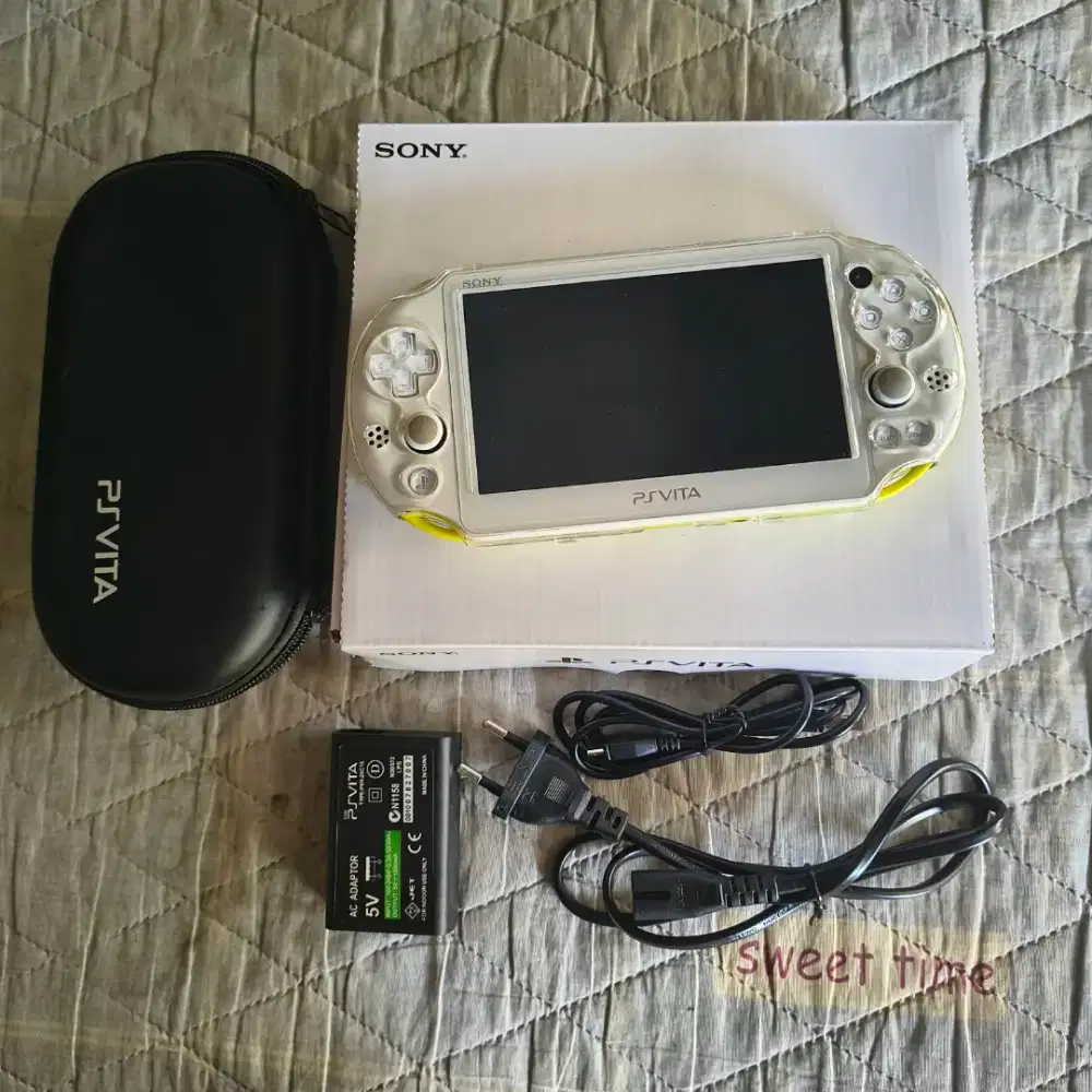 Ps Vita Slim Lime Yellow 128GB FULL GAMES MULUS KAYA BARU