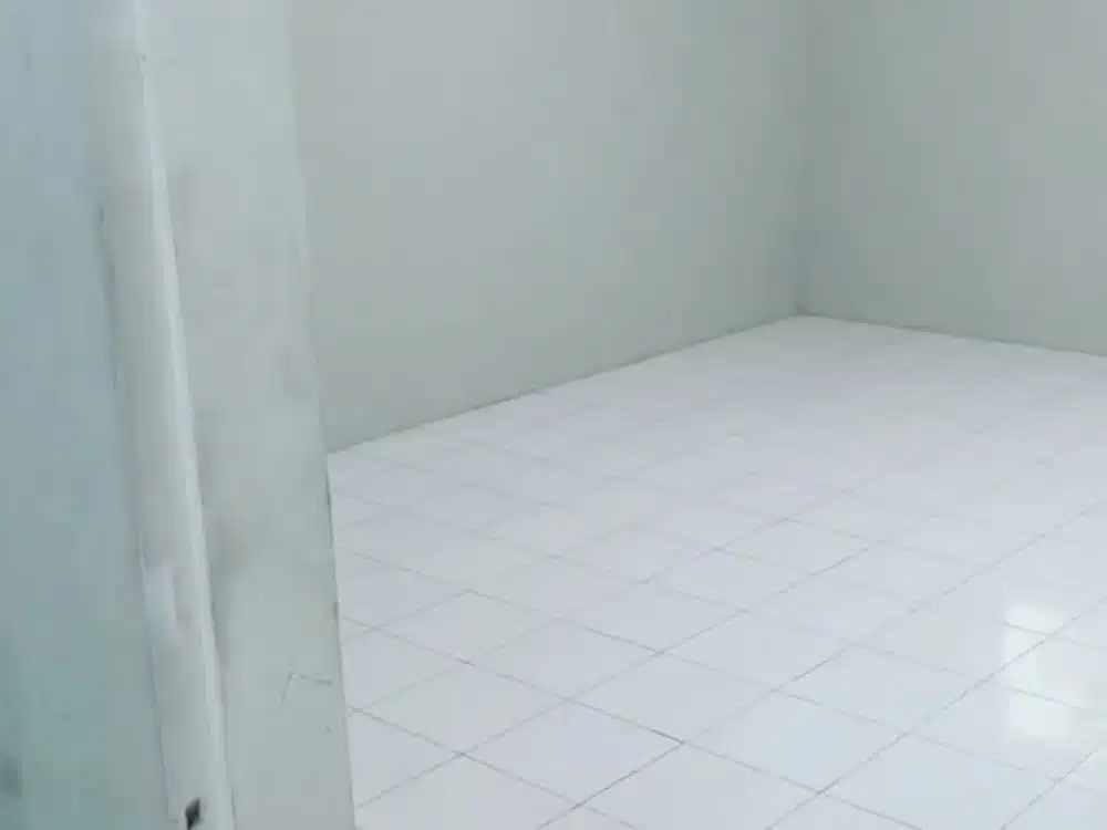 Disewakan Ruang Usaha di Jalan Raya kopo dkt Tol Kopo, Rs. Santosa