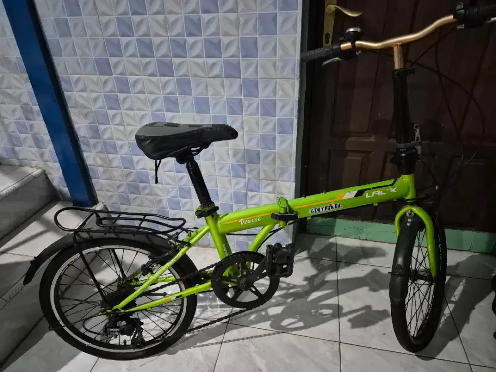 Sepeda lalux warna hijau