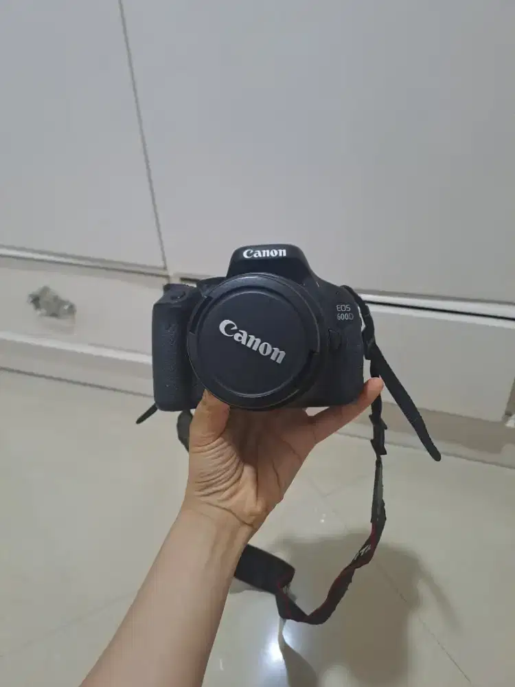 JUAL PRELOVED KAMERA CANON EOS 600D