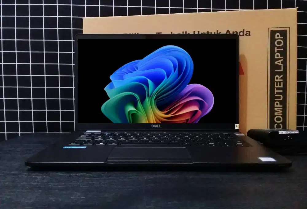 Laptop Core i5 Gen8 TouchScreen Fulzet original mulus segel all normal