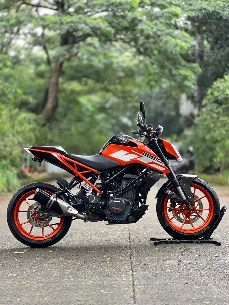 KTM DUKE 250 NON ABS 2017 ORANGE KM RENDAH PAJAK PANJANG NO MINUS