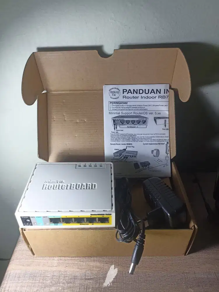 Mikrotik RB750UP