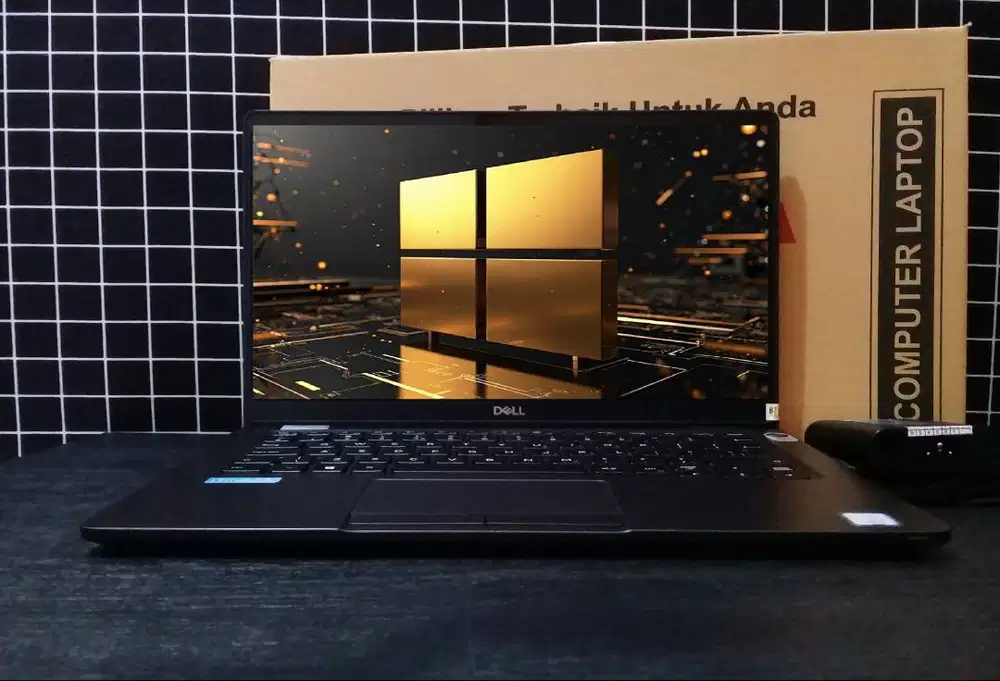 Laptop Core i5 Gen8 TouchScreen Fulzet original mulus segel all normal