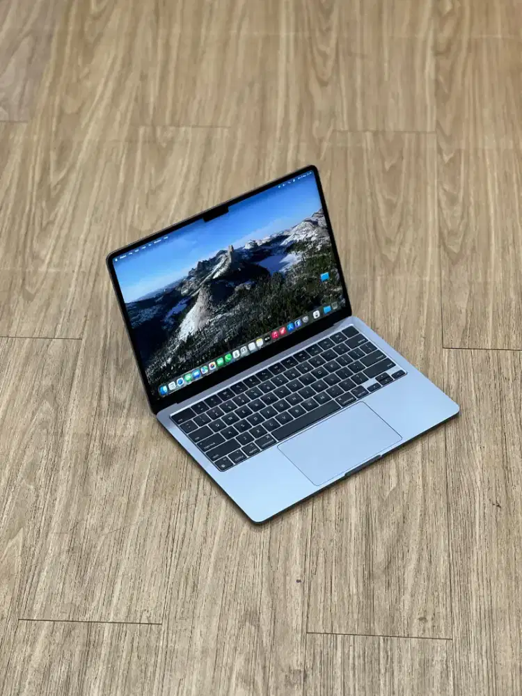 MacBook Air M2 2022 13inch 8/256