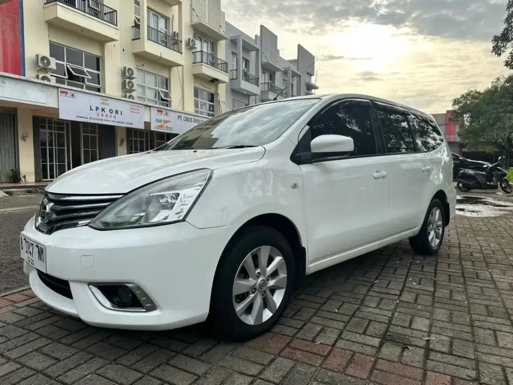 Grand Livina SV AT 2013