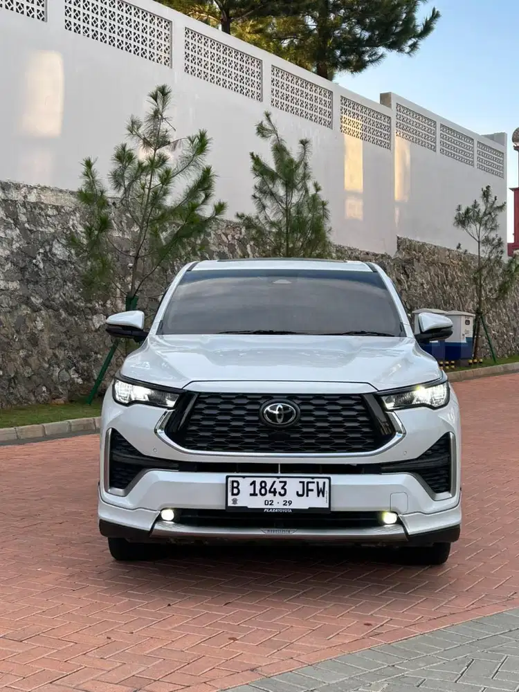 Toyota Zenix Q Hybrid Modelista AT Panoramic Putih 2024