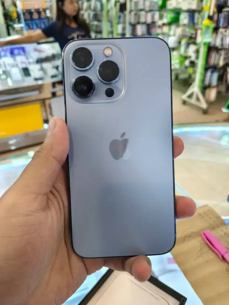 13 Pro 256 resmi mulus