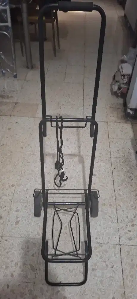 Troli besi serbaguna