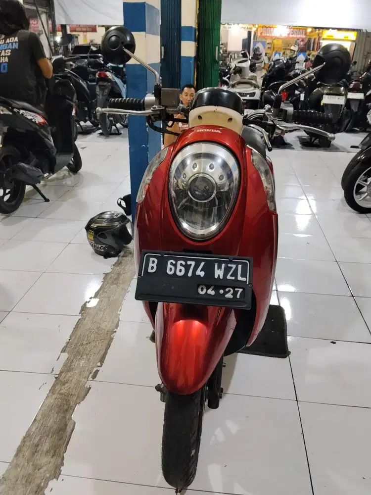 (JUAL CEPAT) Honda Scoopy stylish cbs iss 2016 surat lengkap