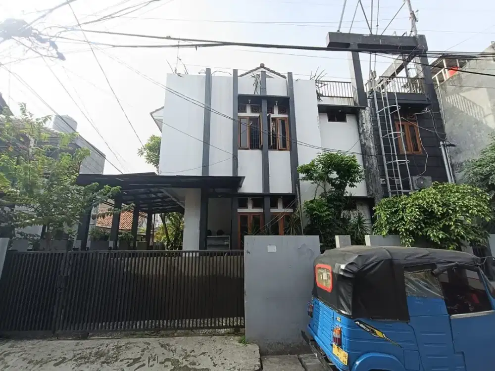 Rumah 2Lt di Sawo Kecik Bukit Duri Tebet, Hanya 5 Menit ke Stasiun KRL