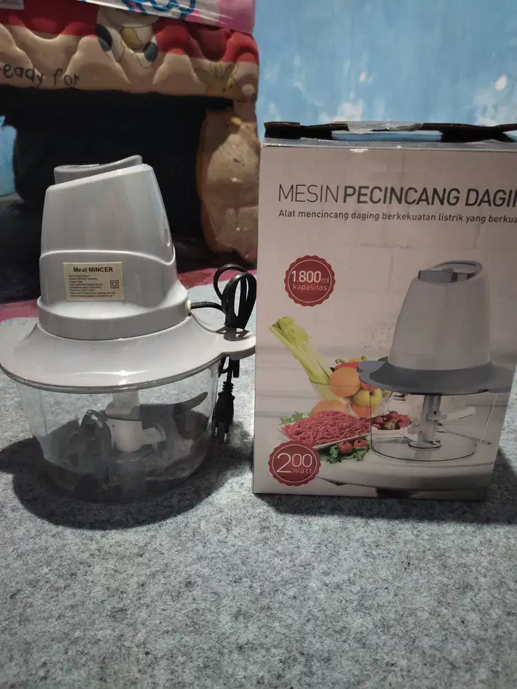 Mesin Pencincang daging merek lock & lock