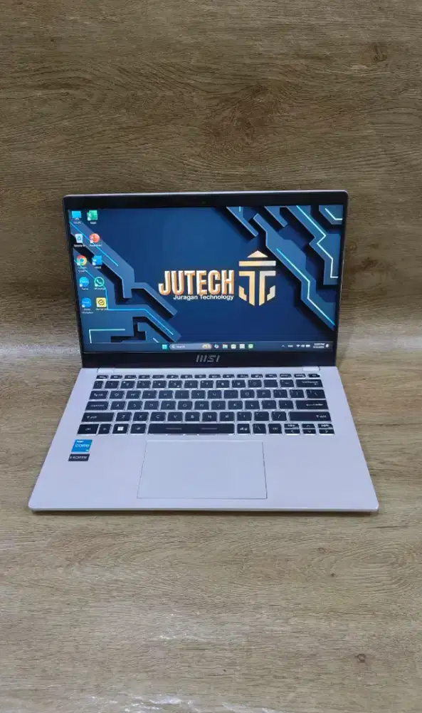 Laptop MSI Modern MS-14J3 Slim Core i3 Gen11 RAM 8GB bonus Mouse Baru