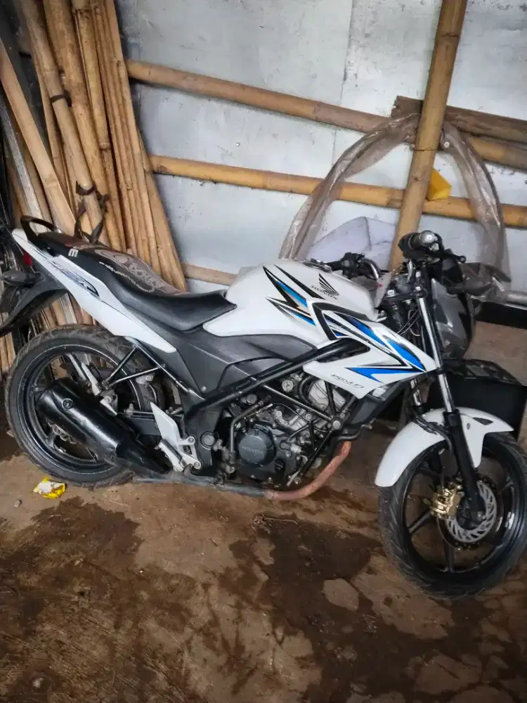 Cb150R kumplit 2013