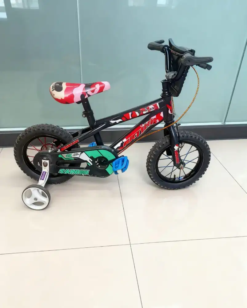 Sepeda anak kecil uk12