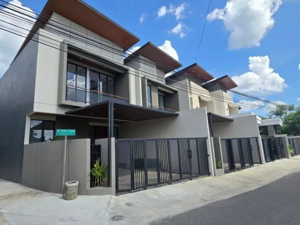 DIJUAL CEPAT RUMAH MODERN KONTEMPORER DEKAT KAMPUS UII JAKAL NGAGLIK SLEMAN JOGJA