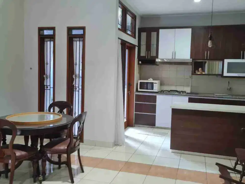 Disewakan Rumah Semi Furnished di Pondok Hijau