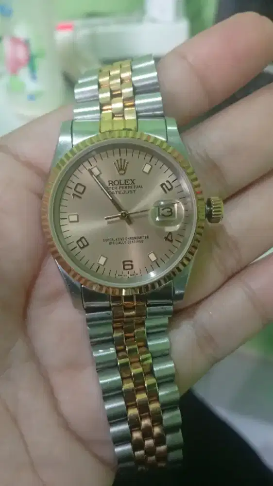 Jam tangan Rolex Oyster perpetual datejust
