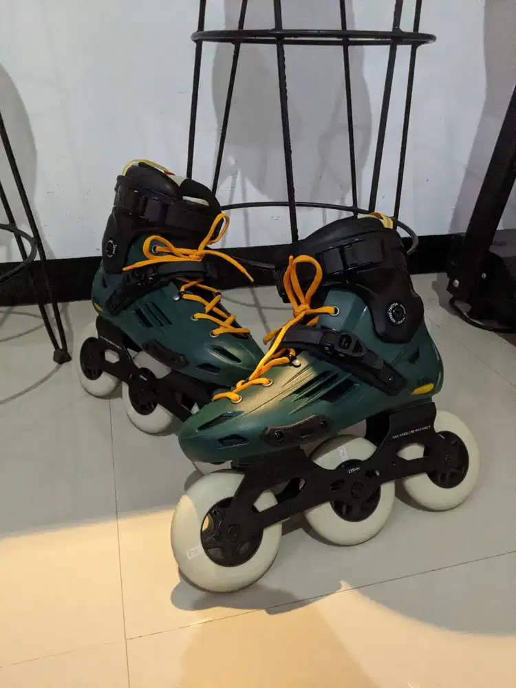 Sepatu Roda Oxelo MF900 (Mulus)